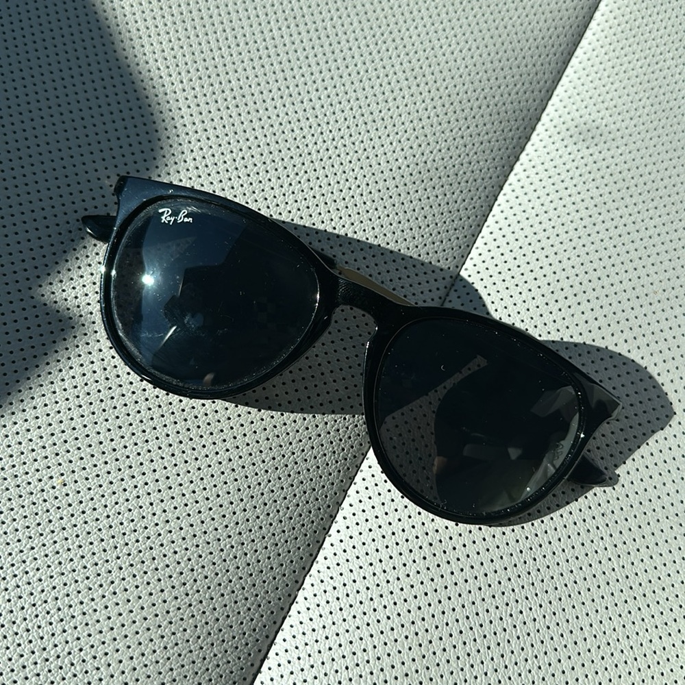 Rayban Ericka Sunglasses RB4171 - Picture 2 of 11